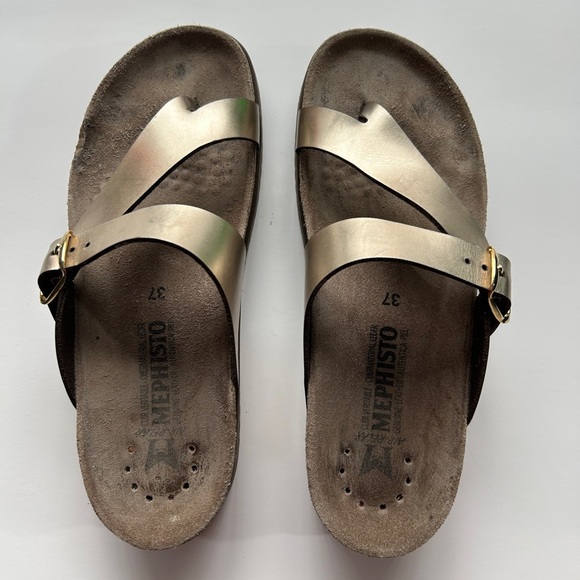 Mephisto Women’s Gold Tan Sandals with Adjustable Buckles - Picture 4 of 13